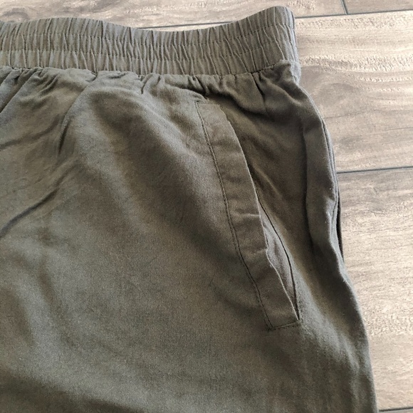 Ardene's Green Loose Jogger Pant - Picture 4 of 6